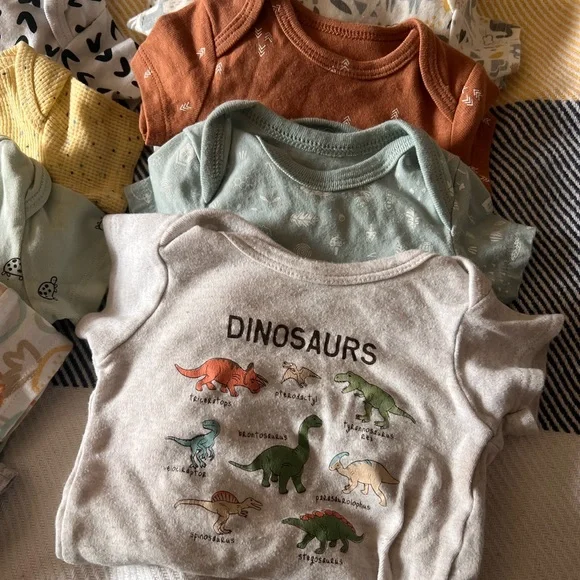 Gender Neutral Baby Clothes Lot (NB–12Months) 👶✨ - Picture 13 of 16